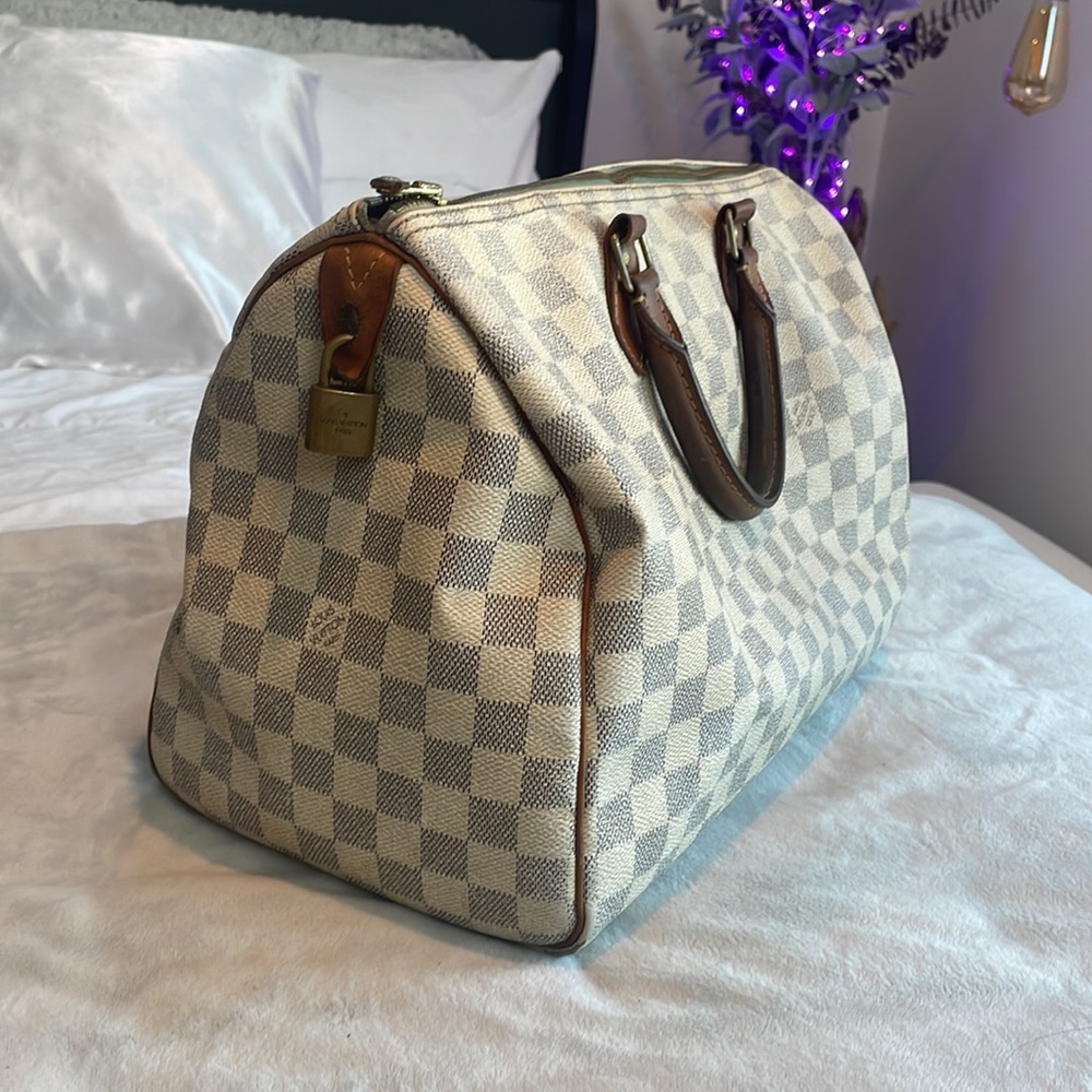 Louis Vuitton authentic cream Speedy 30 bag (big size).